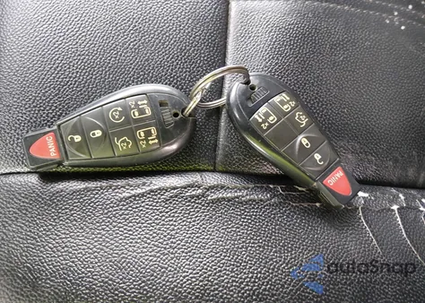 2016 Chrysler Town & Country Touring из США, поврежденный, VIN 2C4RC1BG1GR292630